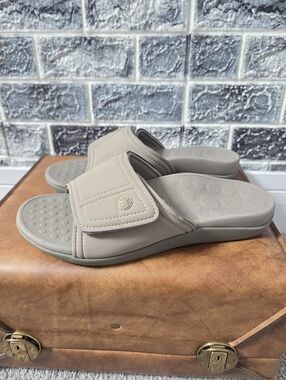 Vionic Women's Adjustable Slide Sandals in Taupe Size 8